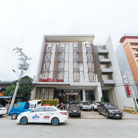 RedDoorz Plus @ Roxas Street Davao Stadt Exterior foto